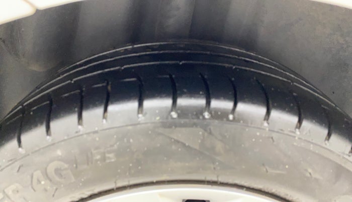 2017 Volkswagen Ameo COMFORTLINE 1.2L, CNG, Manual, 95,155 km, Right Rear Tyre Tread