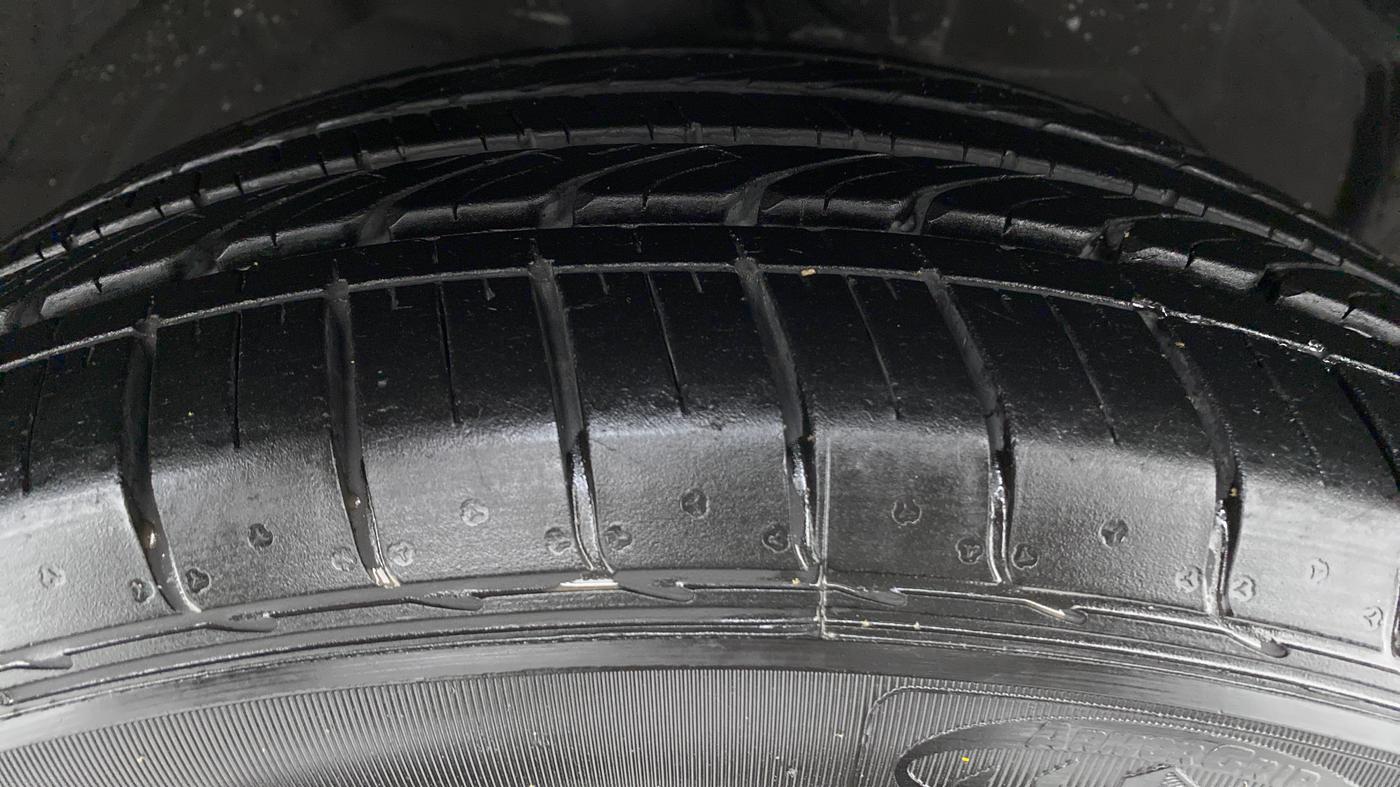 2020 MG HECTOR SHARP DCT PETROL, Petrol, Automatic, 4,186 km, Right Front Tyre Tread
