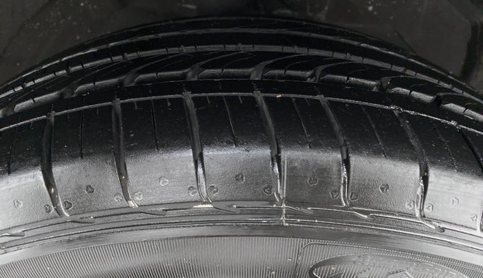 2020 MG HECTOR SHARP DCT PETROL, Petrol, Automatic, 4,186 km, Right Front Tyre Tread