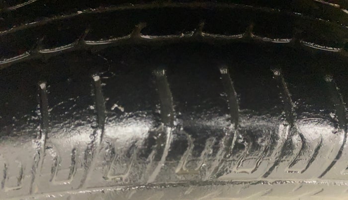 2018 Maruti Wagon R 1.0 VXI AMT, Petrol, Automatic, 49,275 km, Left Front Tyre Tread