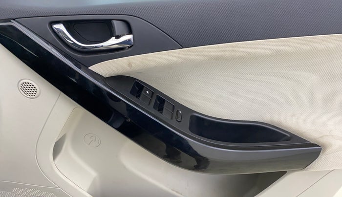 2020 Tata NEXON XZ PLUS (O) PETROL, Petrol, Manual, 17,461 km, Driver Side Door Panels Control
