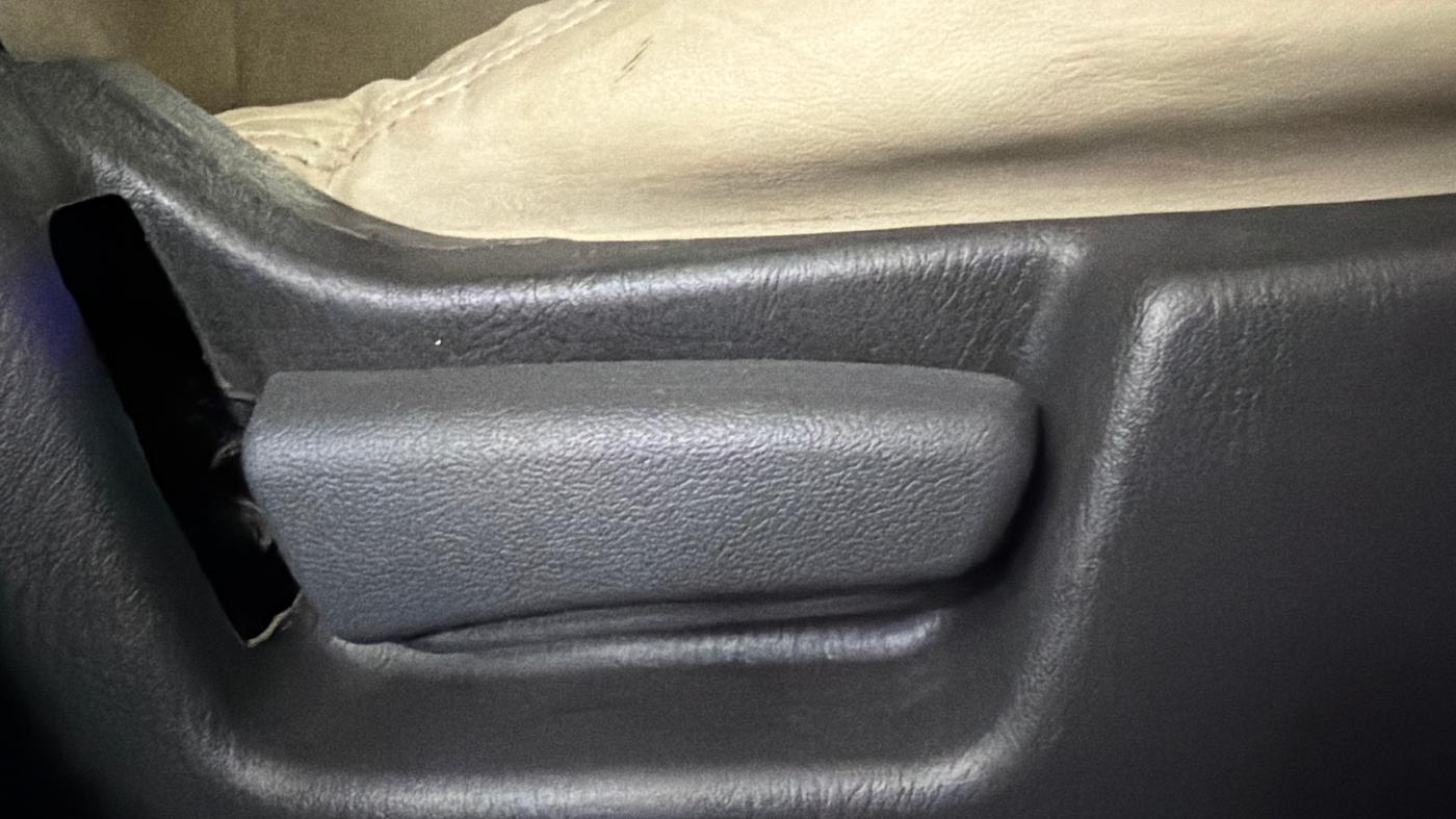 2015 Maruti Alto K10 VXI (O), Petrol, Manual, 86,069 km, Driver Side Adjustment Panel