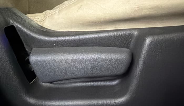 2015 Maruti Alto K10 VXI (O), Petrol, Manual, 86,069 km, Driver Side Adjustment Panel