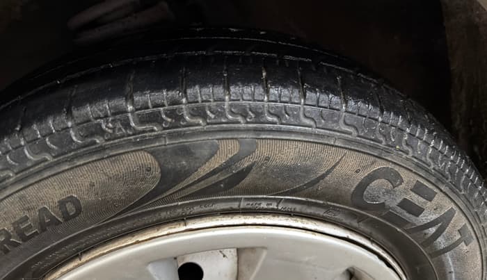2015 Maruti Alto K10 VXI (O), Petrol, Manual, 86,069 km, Left Front Tyre Tread
