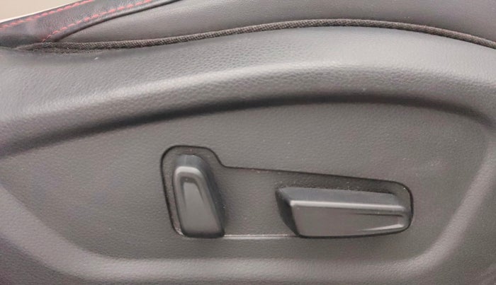 2020 KIA SELTOS GTX PLUS AT 1.5 DIESEL, Diesel, Automatic, 67,305 km, Driver Side Adjustment Panel