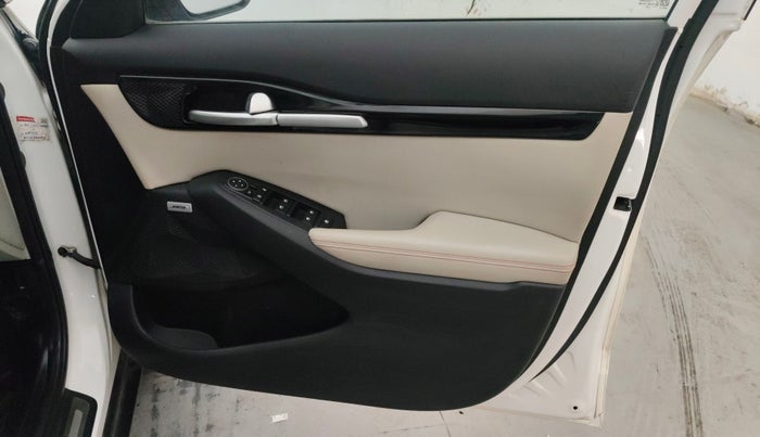 2020 KIA SELTOS GTX PLUS AT 1.5 DIESEL, Diesel, Automatic, 67,305 km, Driver Side Door Panels Control