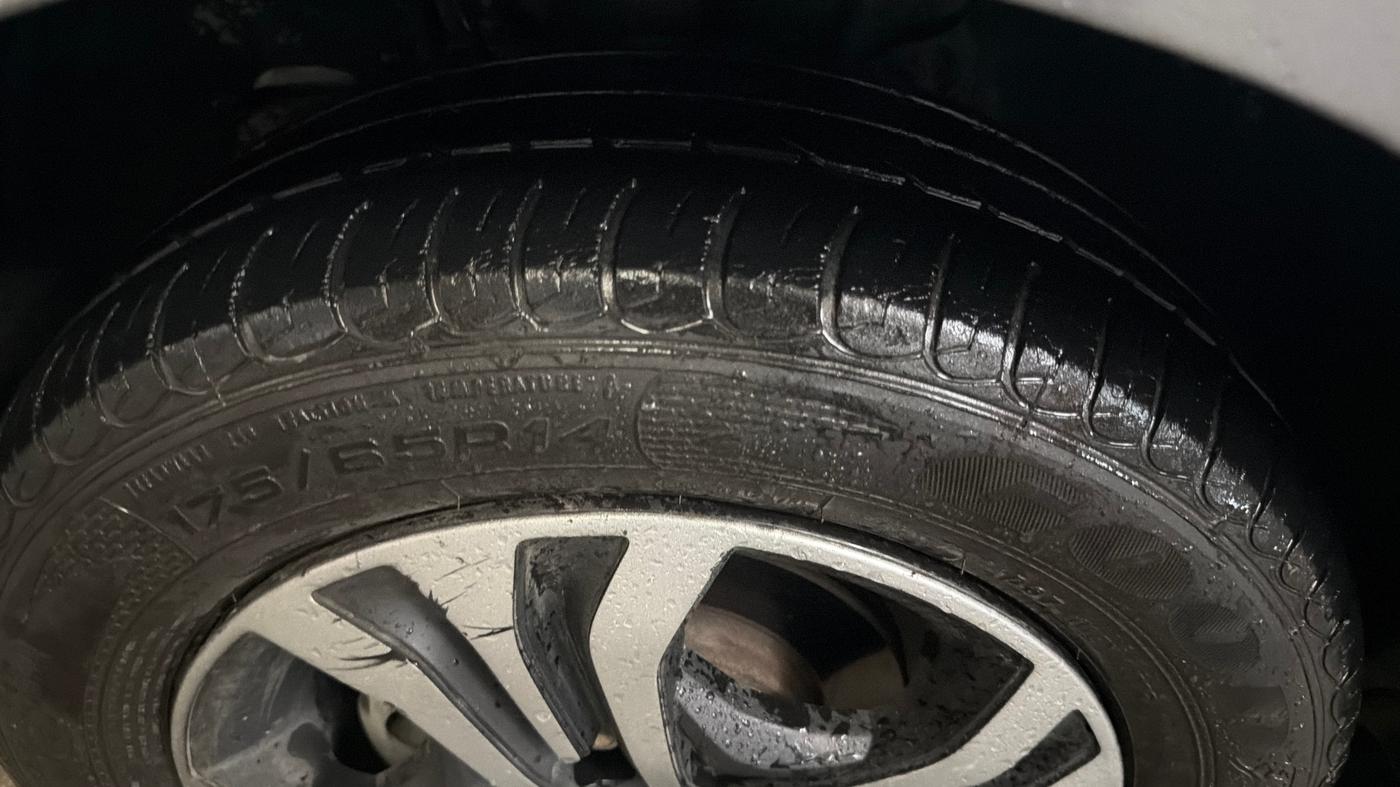 2019 Tata Tiago XZA PETROL, Petrol, Automatic, 27,925 km, Left Front Tyre Tread