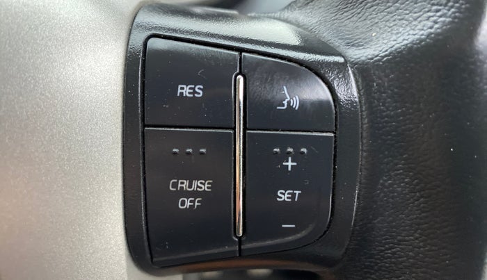 2017 Mahindra XUV500 W10 FWD, Diesel, Manual, 40,984 km, Adaptive Cruise Control