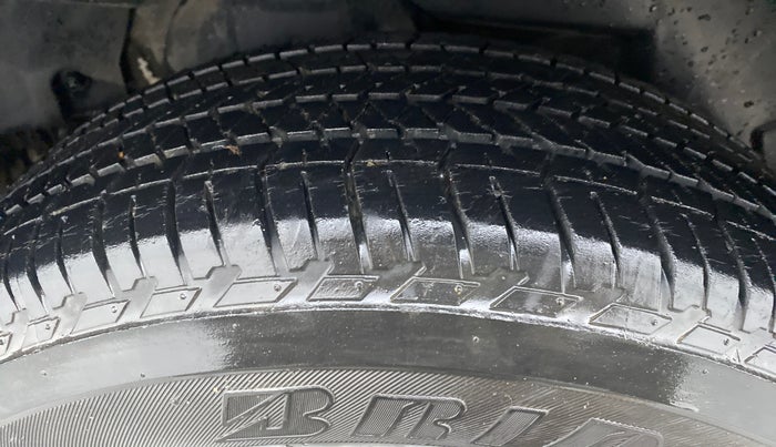 2017 Mahindra XUV500 W10 FWD, Diesel, Manual, 40,984 km, Right Rear Tyre Tread