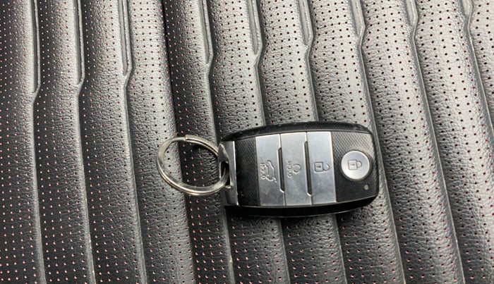 2021 KIA SONET GTX PLUS 1.0 DCT, Petrol, Automatic, 48,613 km, Key Close Up