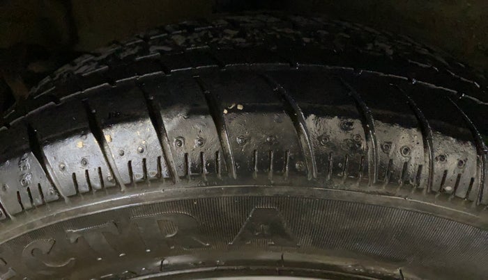 2019 Maruti Celerio VXI CNG, CNG, Manual, 29,929 km, Right Rear Tyre Tread