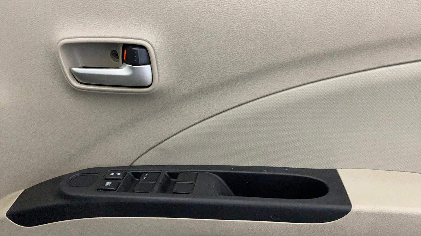 2019 Maruti Celerio VXI CNG, CNG, Manual, 29,929 km, Driver Side Door Panels Control