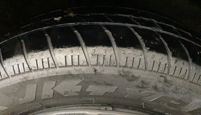 2019 Maruti Celerio VXI CNG, CNG, Manual, 29,929 km, Right Front Tyre Tread