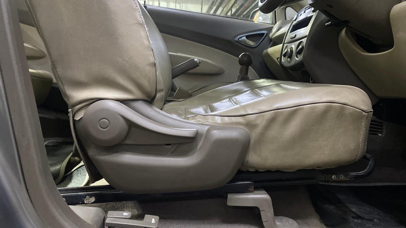 2013 Chevrolet Sail 1.2 LS ABS, Petrol, Manual, 62,476 km, Driver Side Adjustment Panel