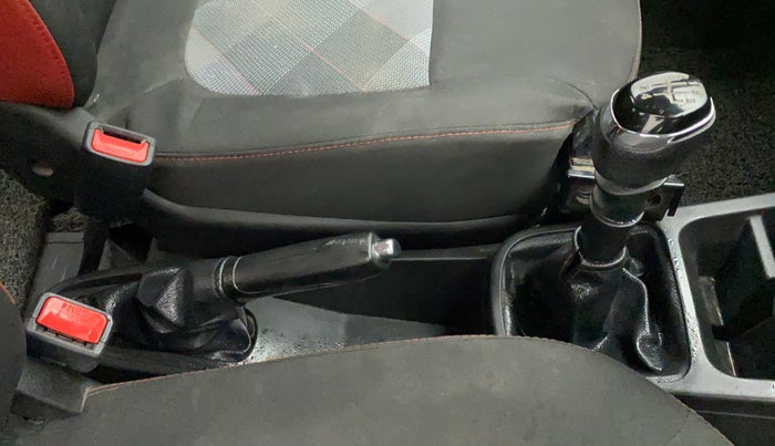 2020 Renault Kwid RXT 1.0 (O), Petrol, Manual, 40,508 km, Gear Lever