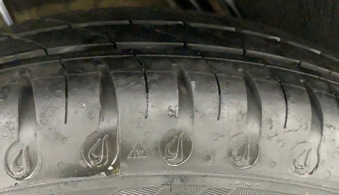 2020 Renault Kwid RXT 1.0 (O), Petrol, Manual, 40,508 km, Right Rear Tyre Tread