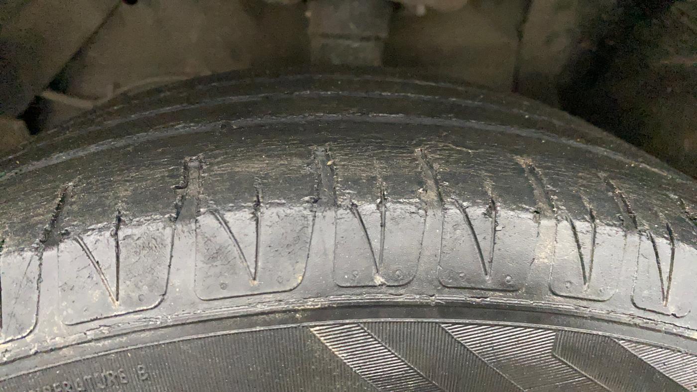 2016 Maruti Vitara Brezza ZDI PLUS, Diesel, Manual, 93,645 km, Left Front Tyre Tread