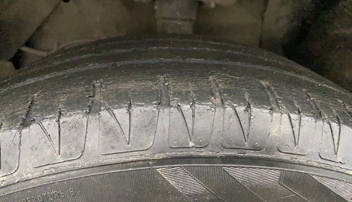 2016 Maruti Vitara Brezza ZDI PLUS, Diesel, Manual, 93,645 km, Left Front Tyre Tread