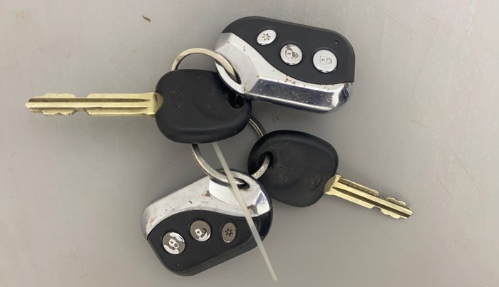 2013 Hyundai i10 SPORTZ 1.2 AT, Petrol, Automatic, 76,045 km, Key Close Up