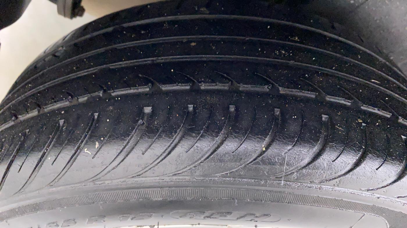 2013 Maruti Swift VDI, Diesel, Manual, 44,102 km, Right Rear Tyre Tread