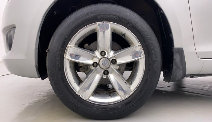 2013 Maruti Swift VDI, Diesel, Manual, 44,102 km, Left Front Wheel