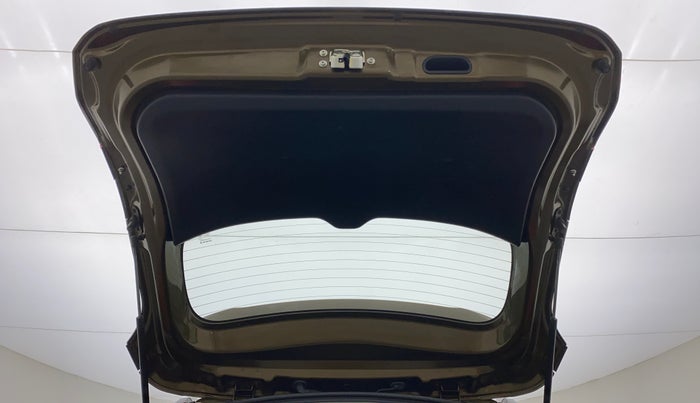 2019 Maruti XL6 ALPHA SHVS  MT, Petrol, Manual, 18,204 km, Boot Door Open