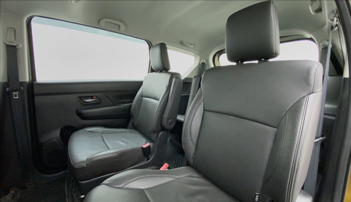 2019 Maruti XL6 ALPHA SHVS  MT, Petrol, Manual, 18,204 km, Right Side Rear Door Cabin