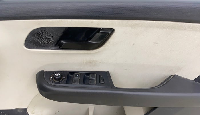 2022 Tata ALTROZ XT PETROL, Petrol, Manual, 78,792 km, Driver Side Door Panels Control