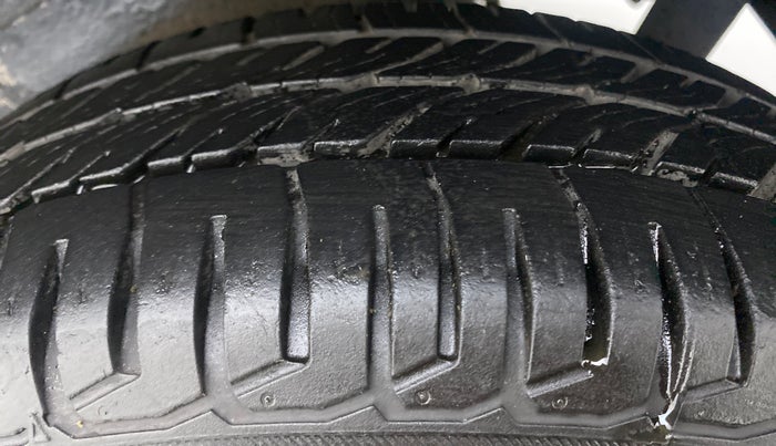 2013 Maruti Wagon R 1.0 VXI, Petrol, Manual, 68,493 km, Left Rear Tyre Tread