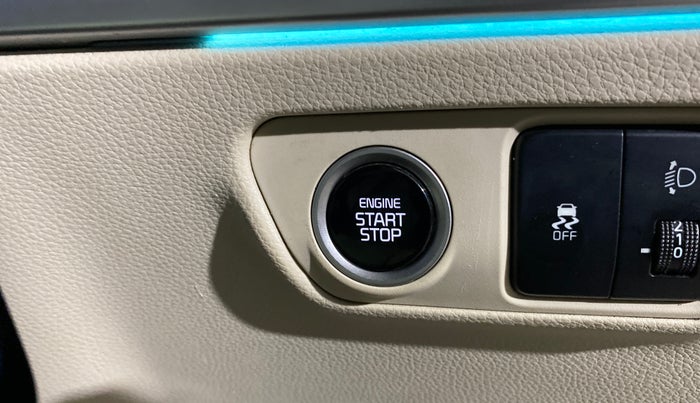 2022 KIA CARENS LUXURY PLUS 1.4 PETROL 7 STR, Petrol, Manual, 43,820 km, Keyless Start/ Stop Button