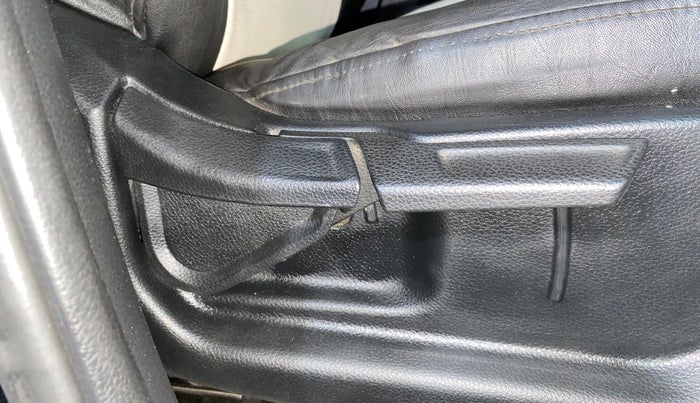 2022 KIA CARENS LUXURY PLUS 1.4 PETROL 7 STR, Petrol, Manual, 43,820 km, Driver Side Adjustment Panel