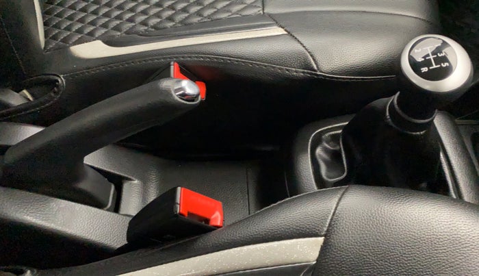 2017 Maruti Swift VXI OPT, Petrol, Manual, 55,176 km, Gear Lever