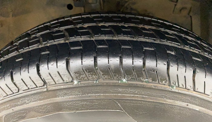 2017 Maruti Swift VXI OPT, Petrol, Manual, 55,176 km, Right Front Tyre Tread