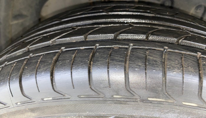 2014 Ford Ecosport TITANIUM 1.0L ECOBOOST, Petrol, Manual, 38,001 km, Right Front Tyre Tread