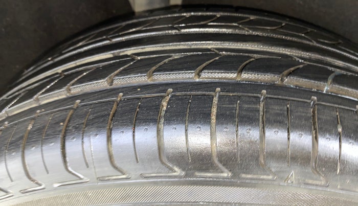 2014 Ford Ecosport TITANIUM 1.0L ECOBOOST, Petrol, Manual, 38,001 km, Right Rear Tyre Tread