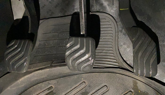 2022 Renault TRIBER RXZ, Petrol, Manual, 18,634 km, Pedals