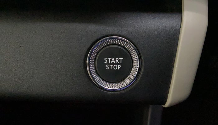 2022 Renault TRIBER RXZ, Petrol, Manual, 18,634 km, Keyless Start/ Stop Button