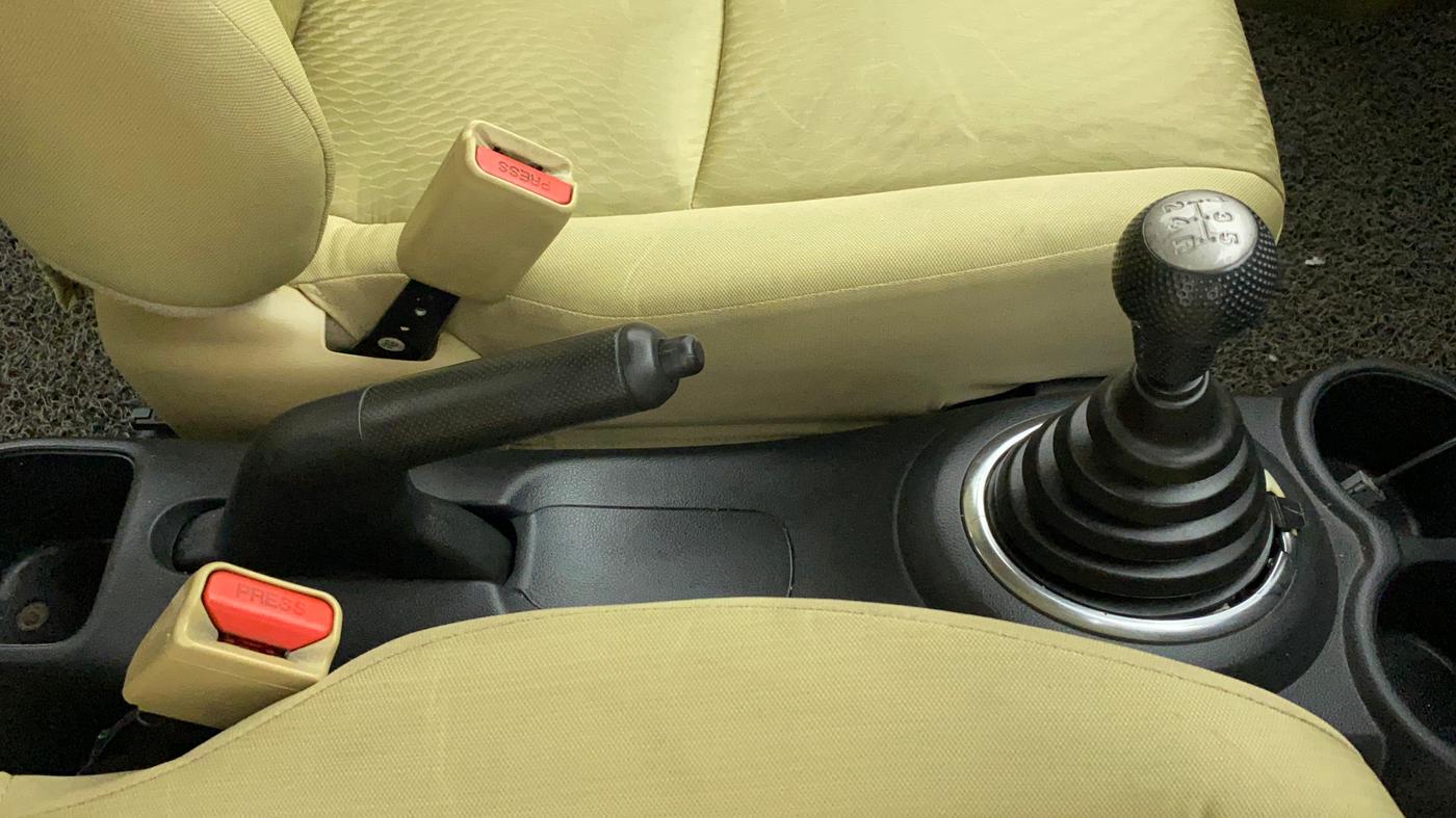 2015 Honda Amaze 1.2L I-VTEC S, Petrol, Manual, 55,110 km, Gear Lever