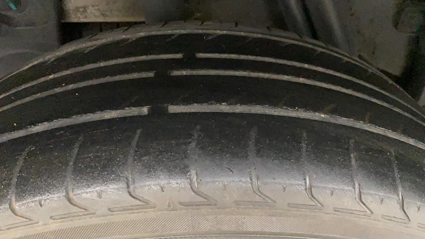 2020 Renault Duster RXZ 1.3 TURBO PETROL MT, Petrol, Manual, 95,849 km, Right Rear Tyre Tread
