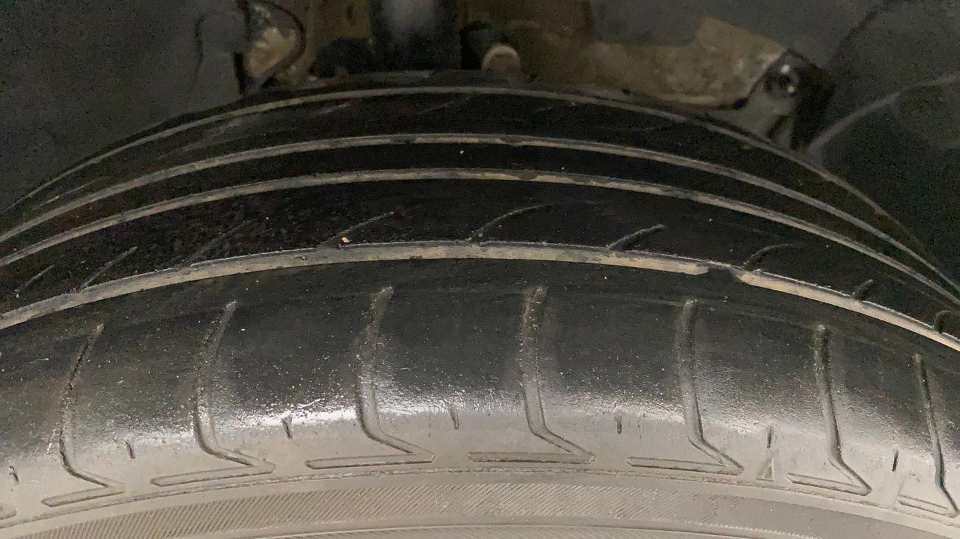 2020 Renault Duster RXZ 1.3 TURBO PETROL MT, Petrol, Manual, 95,849 km, Right Front Tyre Tread