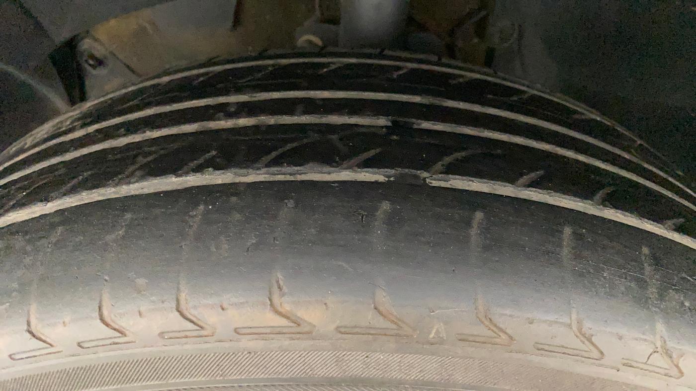 2020 Renault Duster RXZ 1.3 TURBO PETROL MT, Petrol, Manual, 95,849 km, Left Front Tyre Tread