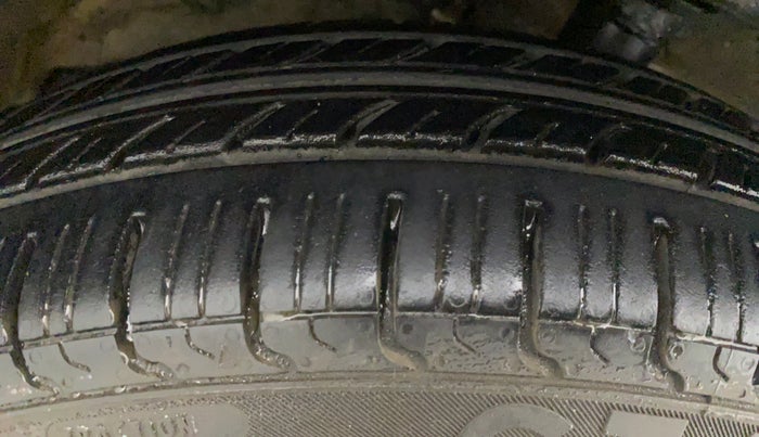 2011 Maruti Wagon R 1.0 LXI, Petrol, Manual, 38,592 km, Right Rear Tyre Tread