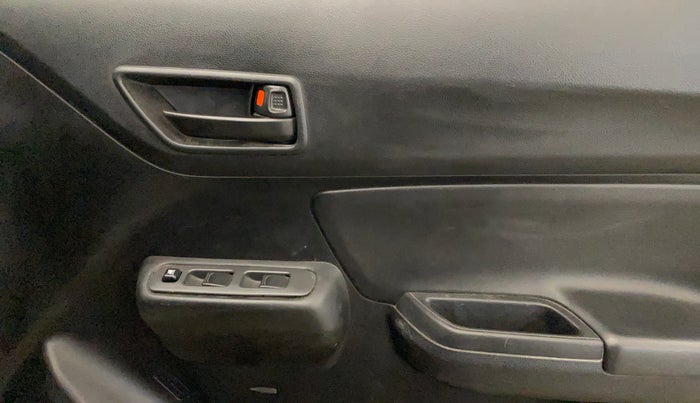 2019 Maruti Swift LXI, CNG, Manual, 69,834 km, Driver Side Door Panels Control