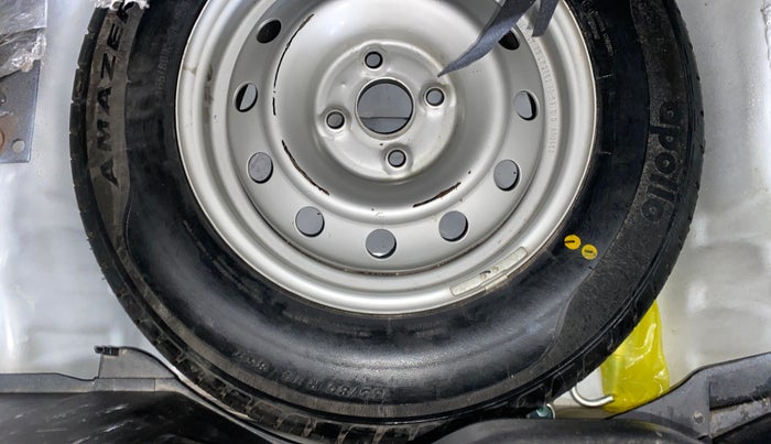 2019 Maruti Swift LXI, CNG, Manual, 69,834 km, Spare Tyre