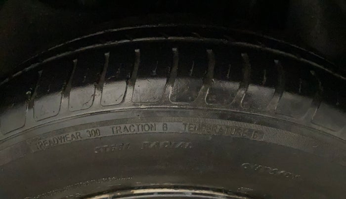 2019 Maruti Swift LXI, CNG, Manual, 69,834 km, Left Rear Tyre Tread