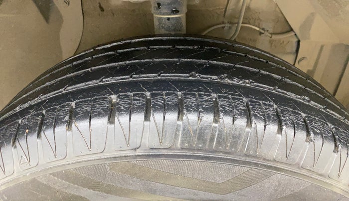 2021 Toyota URBAN CRUISER PREMIUM GRADE MT, Petrol, Manual, 32,137 km, Right Front Tyre Tread