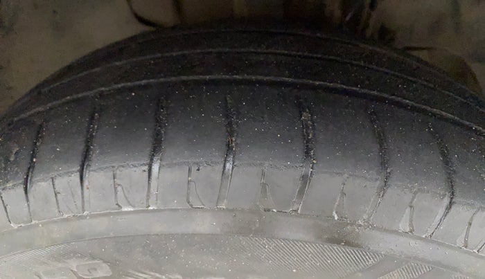 2019 Tata Tiago XT PETROL, Petrol, Manual, 81,541 km, Right Front Tyre Tread