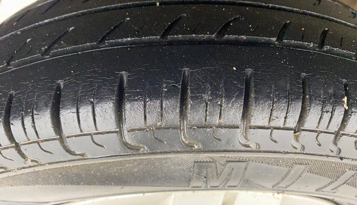 2013 Maruti Alto 800 LXI, Petrol, Manual, 40,369 km, Right Rear Tyre Tread