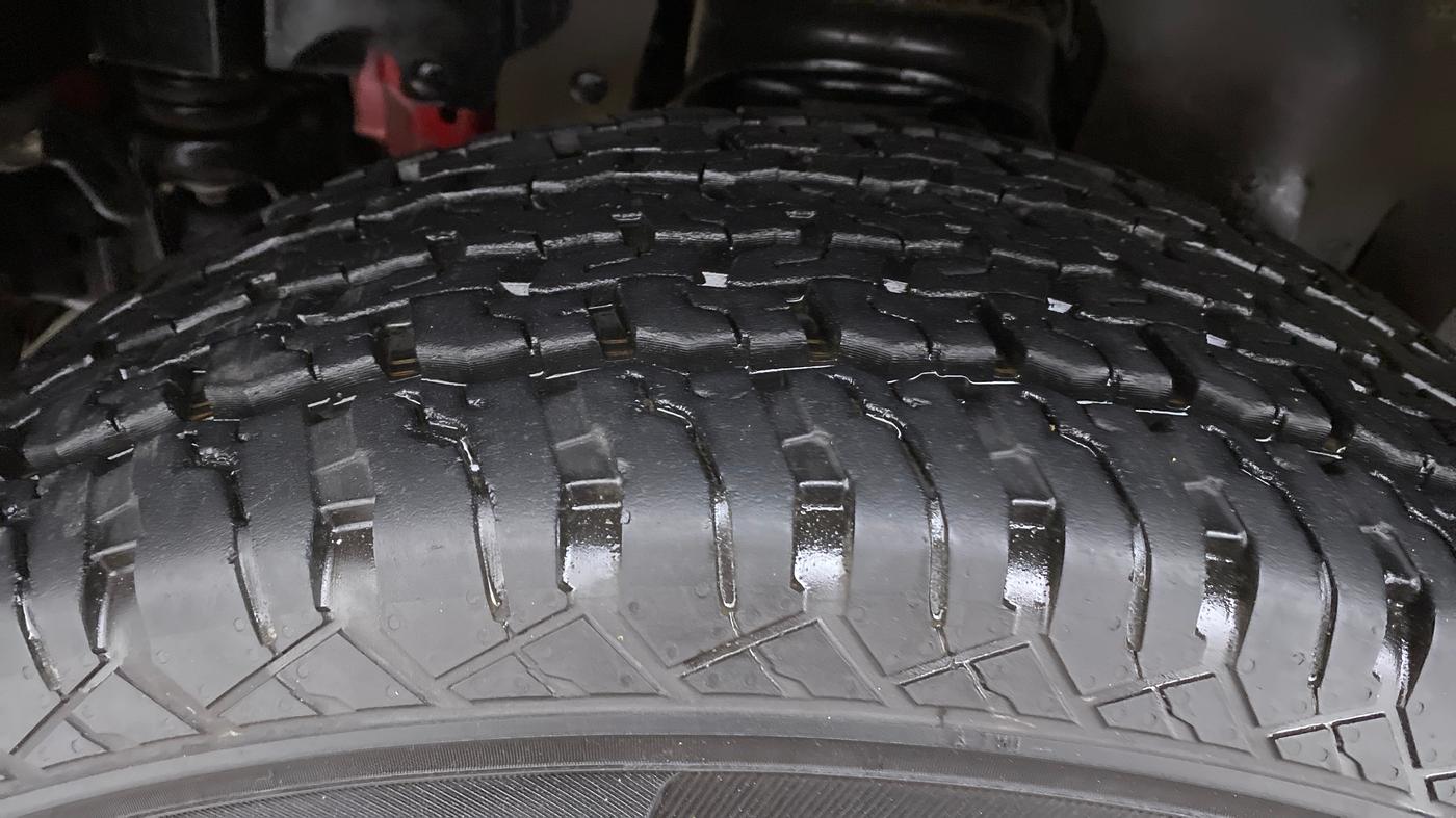 2021 Mahindra Thar LX HT PETROL 4WD MT, Petrol, Manual, 9,538 km, Left Front Tyre Tread