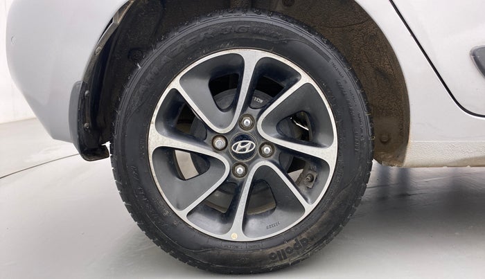 2017 Hyundai Grand i10 SPORTZ (O) AT 1.2 KAPPA VTVT, Petrol, Automatic, 53,867 km, Right Rear Wheel